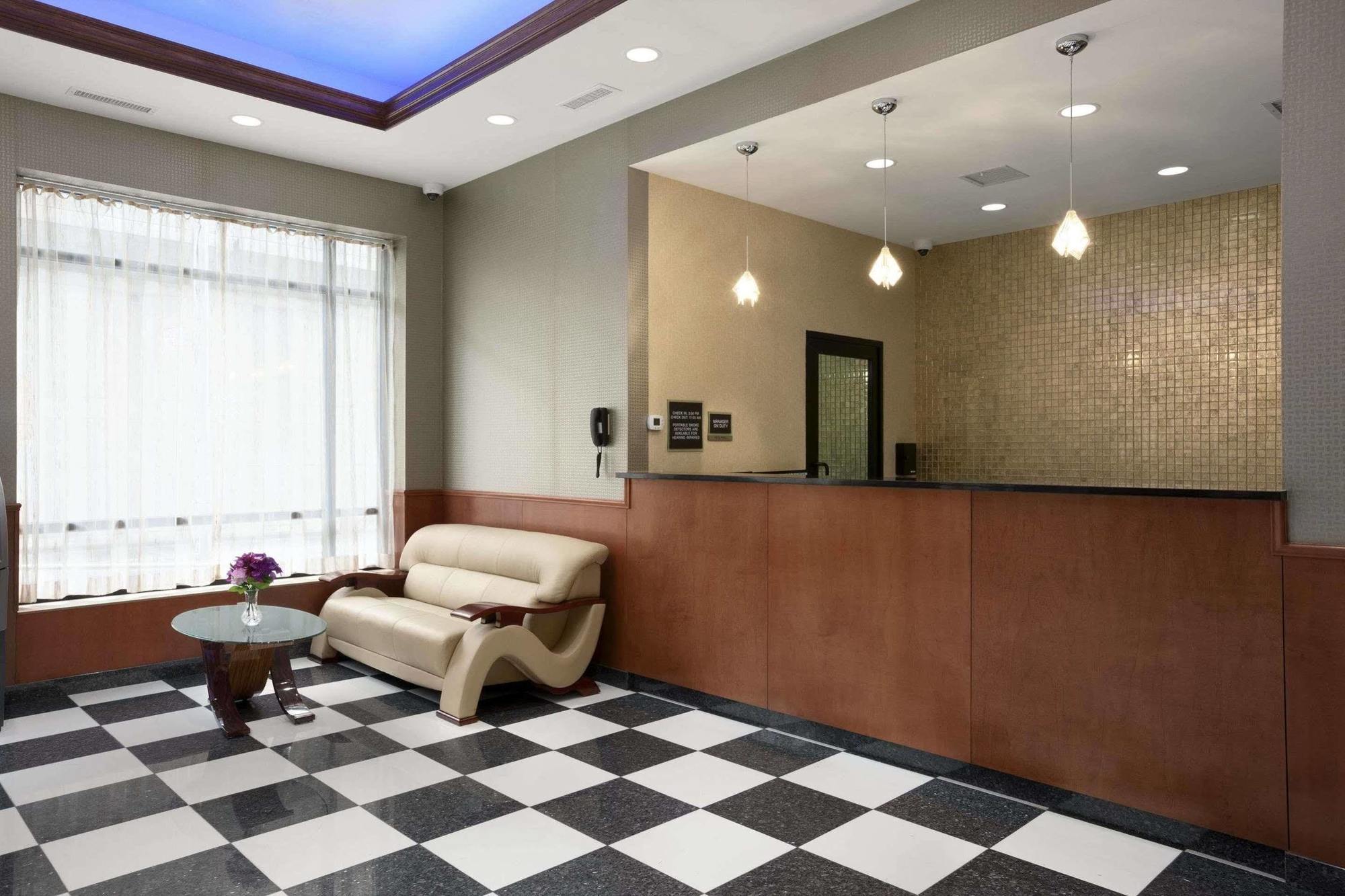 Howard Johnson By Wyndham Jamaica Ny Near Airtrain Jfk New York Exteriér fotografie