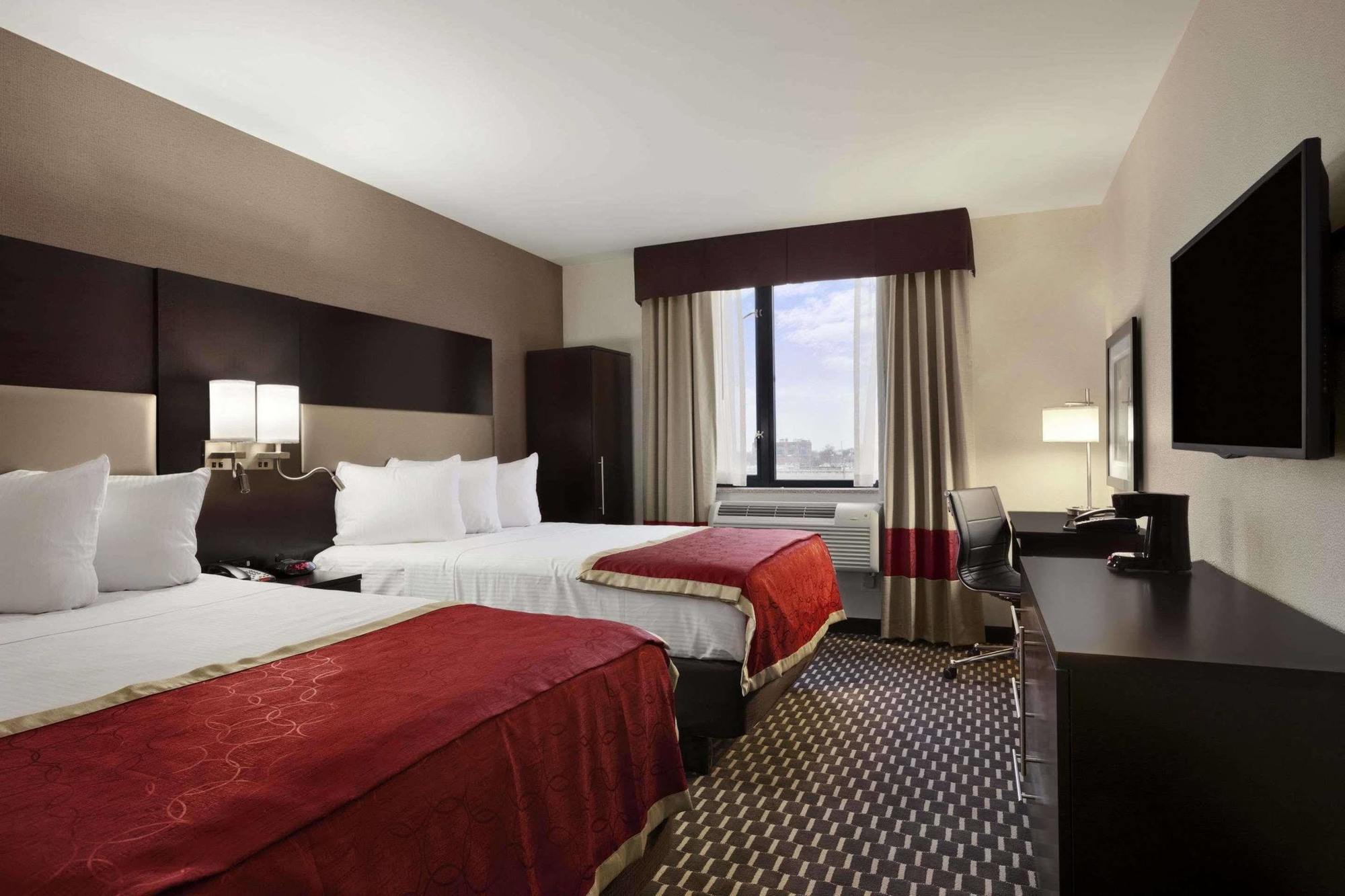 Howard Johnson By Wyndham Jamaica Ny Near Airtrain Jfk New York Exteriér fotografie